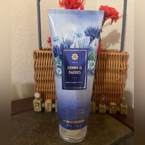 Bath & Body Works Denim & Daisies Moisturizing Body Cream - Blue